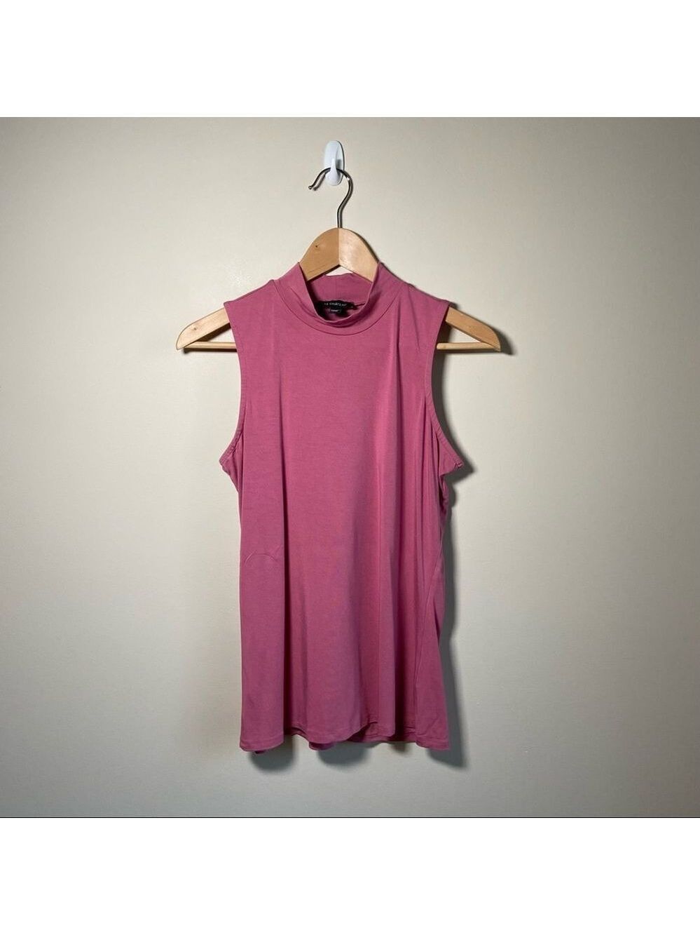Le Chateau Sleeveless Turtleneck Slim Fit Stretch Rayon Dark Dusty Pink Small